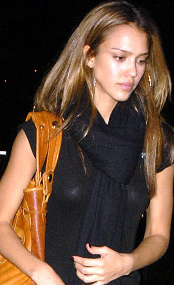 Jessica-Alba-Wardrobe-Malfuction-OOPS-Moments-33.jpg