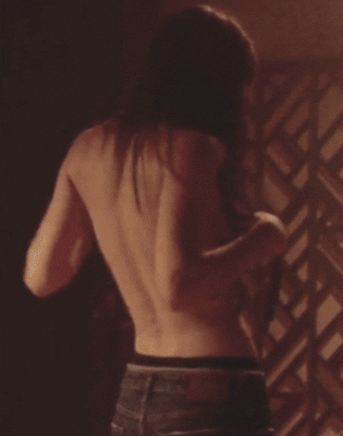 Alexandra-Daddario-nude-gif-15.gif