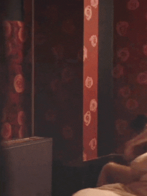 Alexandra-Daddario-nude-gif-17.gif