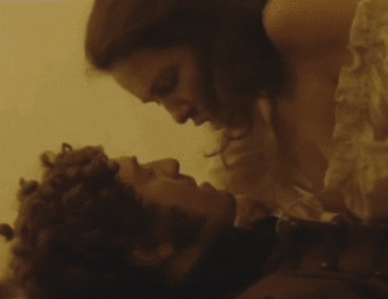 Soraia-Chaves-nua-gif-2d5ee992ef0048edf.gif