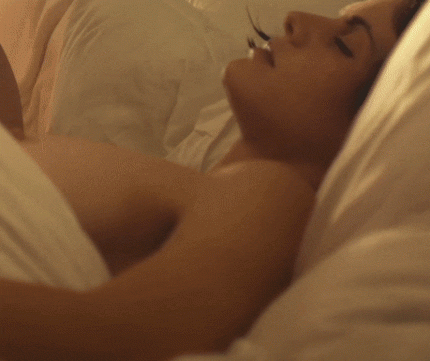 Alexandra-Daddario-nude-gif-6.gif