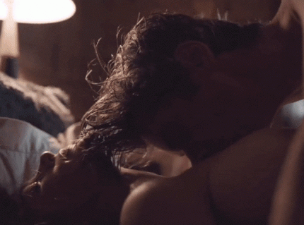 Anne-Suarez-nude-gif-2.gif