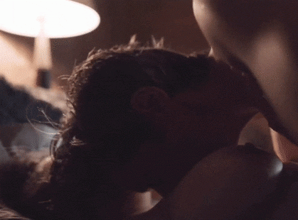 Anne-Suarez-nude-gif-4.gif