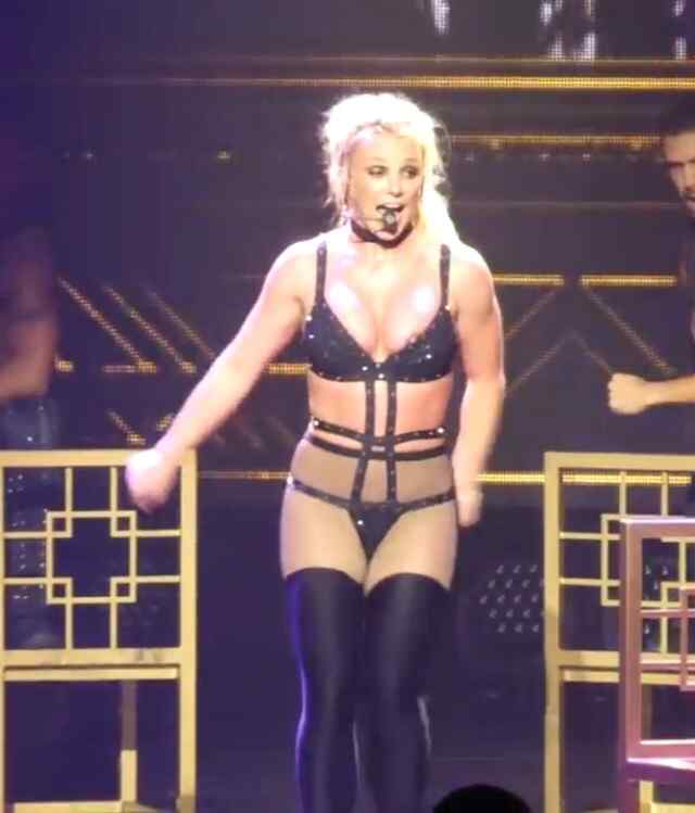 Britney-Spears-Nip-Slip-Free-Gallery-1.1.jpg
