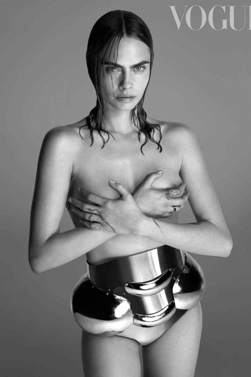 CARA-DELEVINGNE-british-vogue-2d5162f98c465fe86.jpg